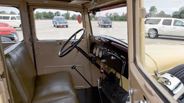 Chevrolet Carryall Suburban
