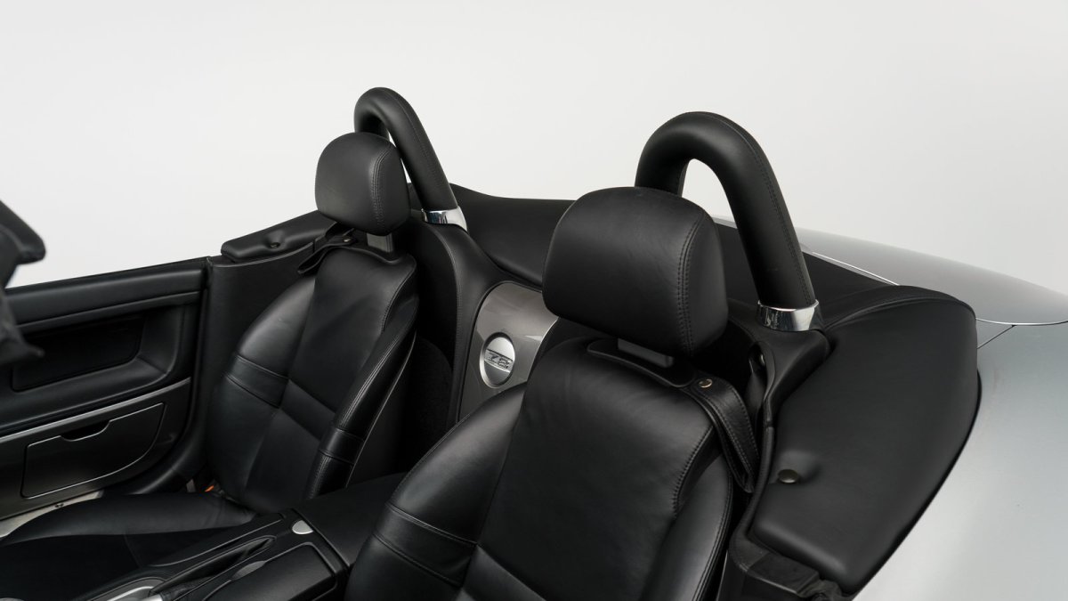 Retro designu BMW Z8 nedokázal odolat ani Steve Jobs (Foto: Karissa Hosek / RM Sotheby's)