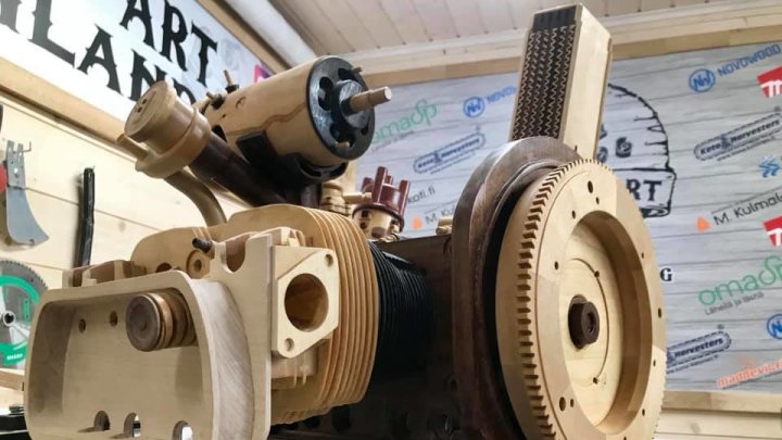 Umělec vytváří dokonalou repliku motoru Volkswagen ze dřeva (Facebook/Wood Art Finland)