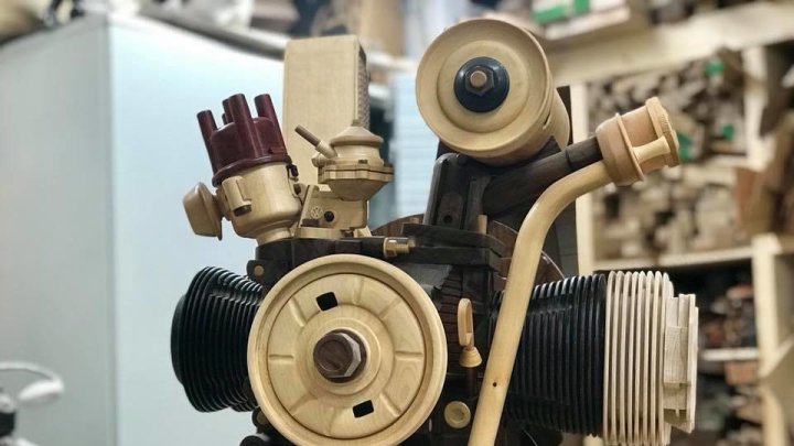 Umělec vytváří dokonalou repliku motoru Volkswagen ze dřeva (Facebook/Wood Art Finland)