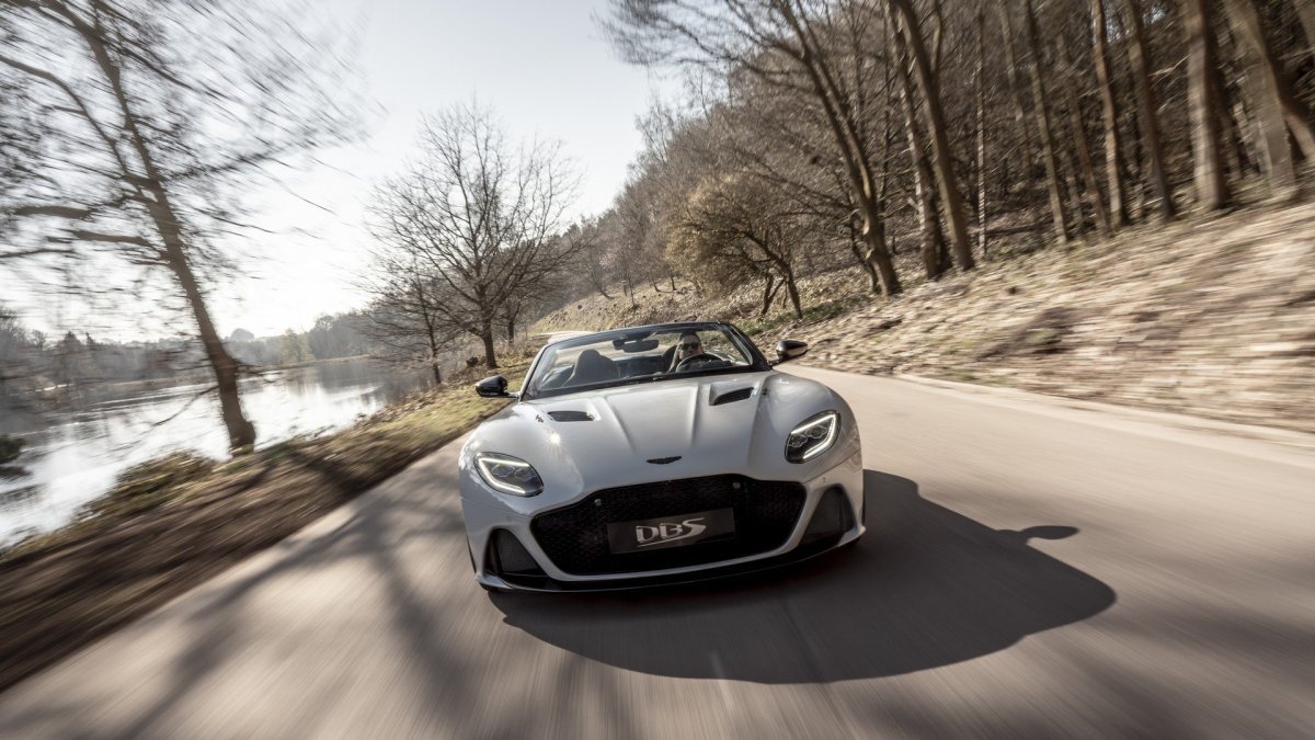 Aston Martin DBS Superleggera Volante