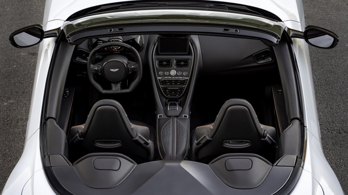 Aston Martin DBS Superleggera Volante