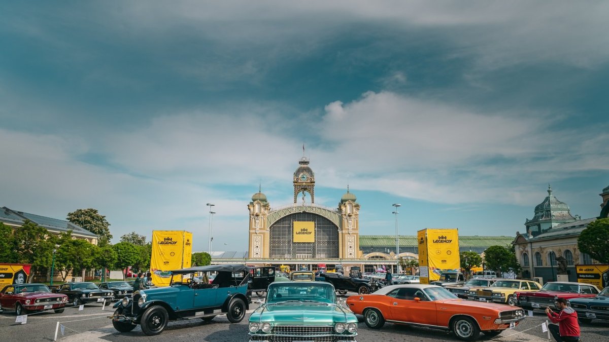 Záběry z šestého ročníku automobilové slavnosti Legendy