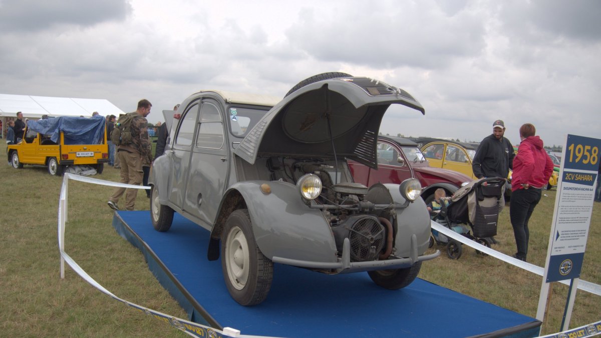 Citroën 2 CV 4x4 Sahara