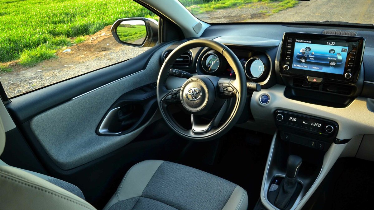 Toyota Yaris Hybrid