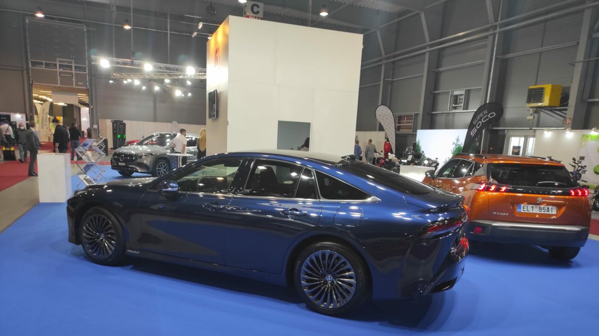 toyota mirai