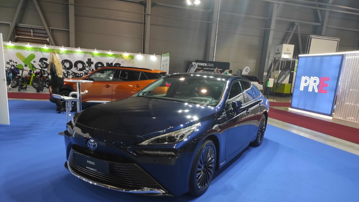 toyota mirai
