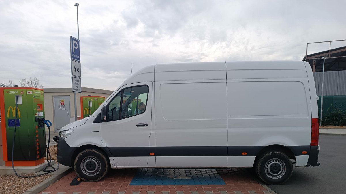Mercedes-Benz eSprinter