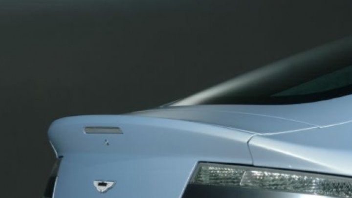 V12 Vantage RS