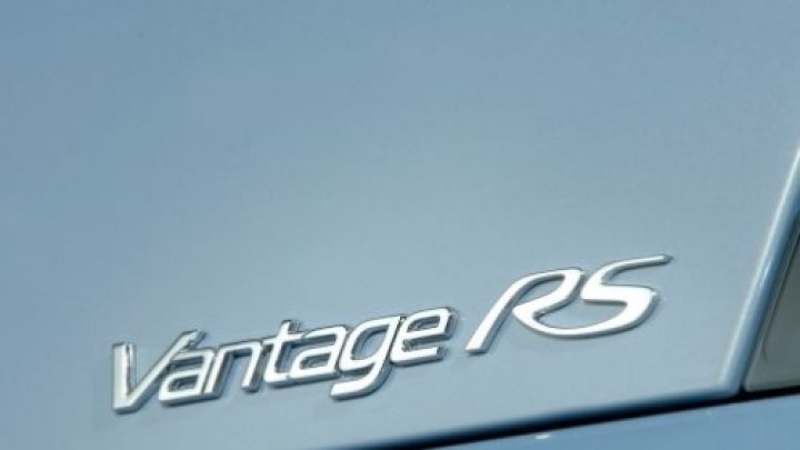 V12 Vantage RS