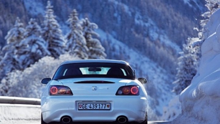 S2000