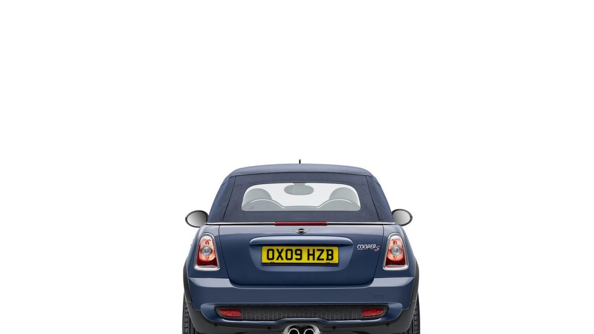 Výroba úspěšného modelu skončila letos v létě, Mini Cabrio třetí generace.
