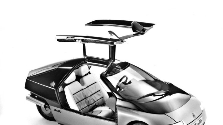Volkswagen představil v roce 1986 studii Scooter, prapředka dnešního modelu XL1