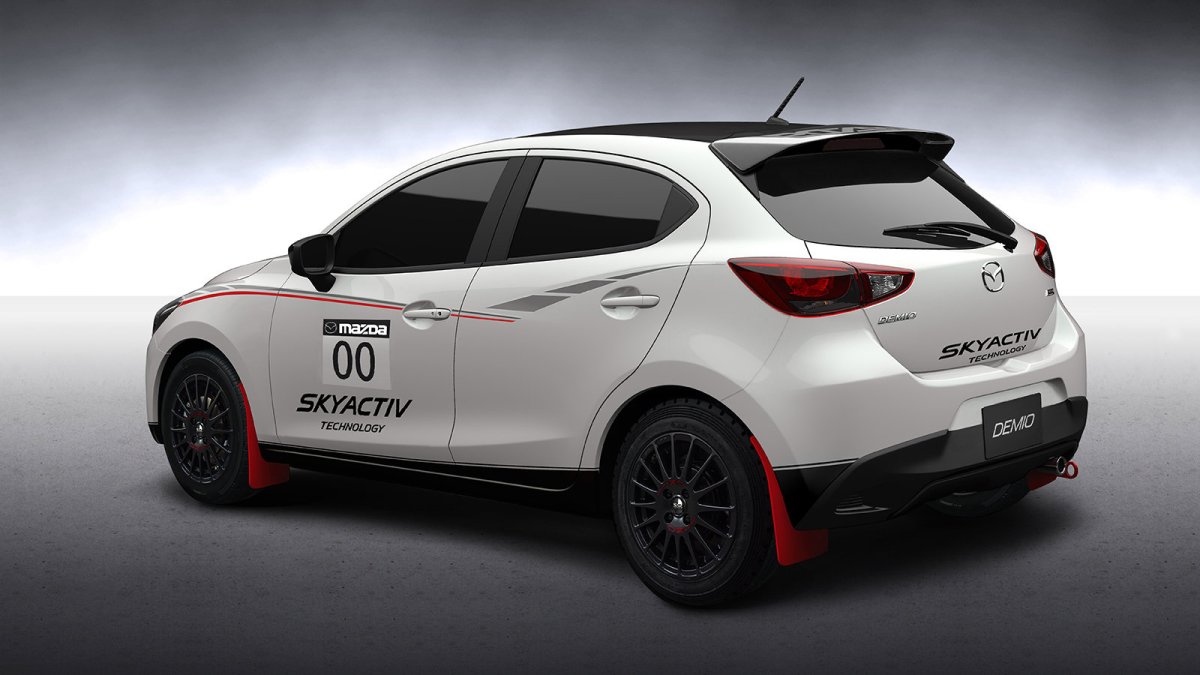 Zvenku je rally 