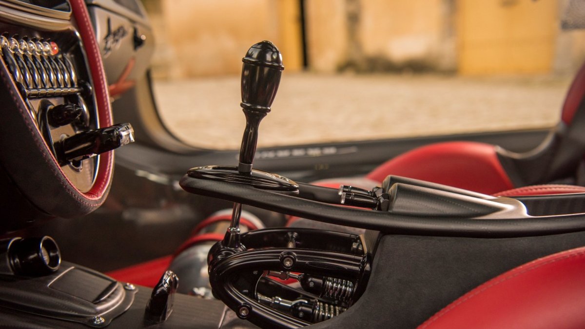 Pagani Huayra BC je nejlehčím homologovaným hypersportem, má 1218 kilogramů a 800 koní.