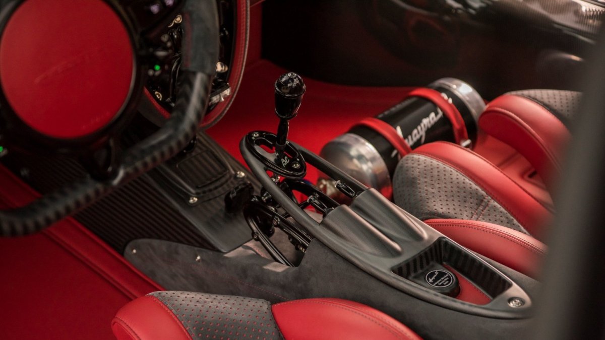 Pagani Huayra BC je nejlehčím homologovaným hypersportem, má 1218 kilogramů a 800 koní.