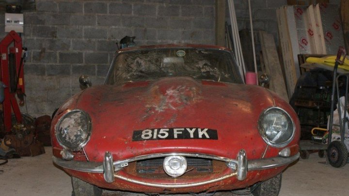 Vydražený Jaguar E-type z roku 1963