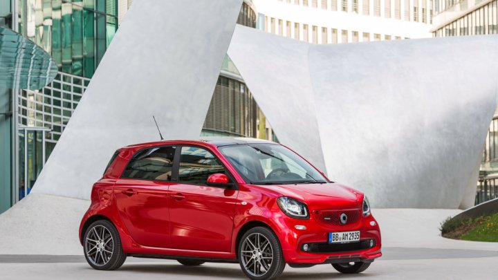 Smart Forfour Brabus má 109 koní a pohon zadních kol.