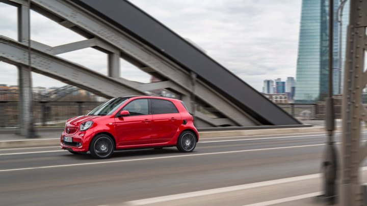 Smart Forfour Brabus má 109 koní a pohon zadních kol.