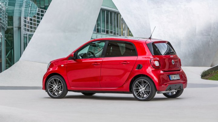 Smart Forfour Brabus má 109 koní a pohon zadních kol.