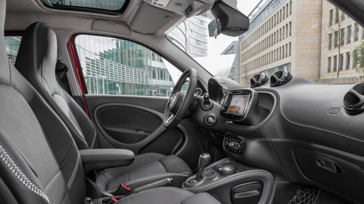 Smart Forfour Brabus má 109 koní a pohon zadních kol.