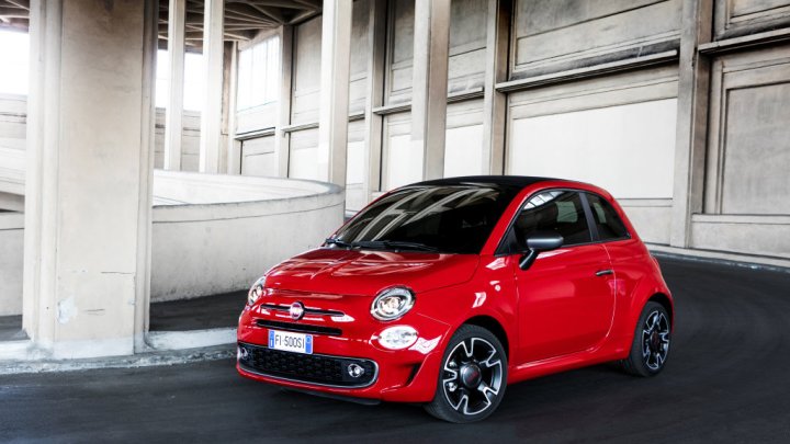 Fiat 500S hraje na sportovní notu, technika je nicméně zcela sériová.