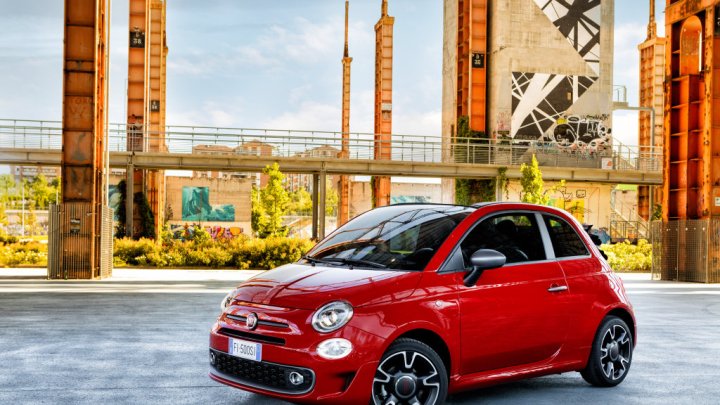 Fiat 500S hraje na sportovní notu, technika je nicméně zcela sériová.