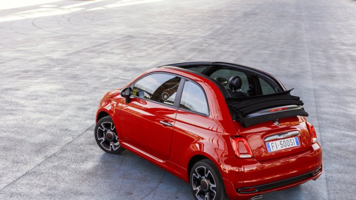 Fiat 500S hraje na sportovní notu, technika je nicméně zcela sériová.