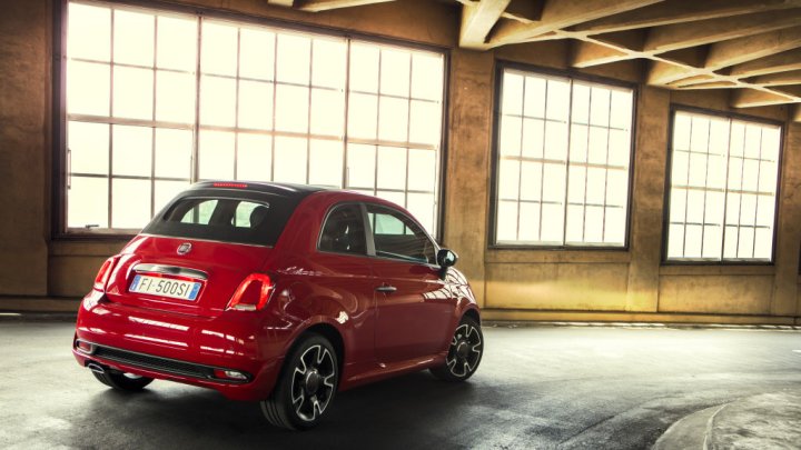 Fiat 500S hraje na sportovní notu, technika je nicméně zcela sériová.