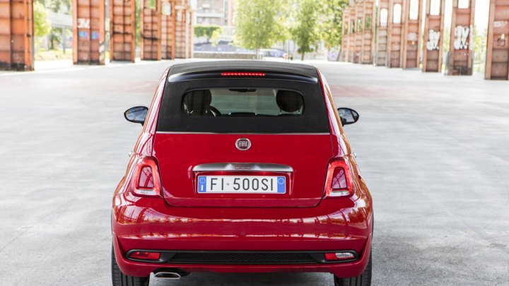 Fiat 500S hraje na sportovní notu, technika je nicméně zcela sériová.