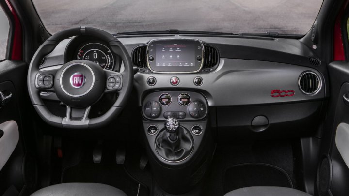 Fiat 500S hraje na sportovní notu, technika je nicméně zcela sériová.