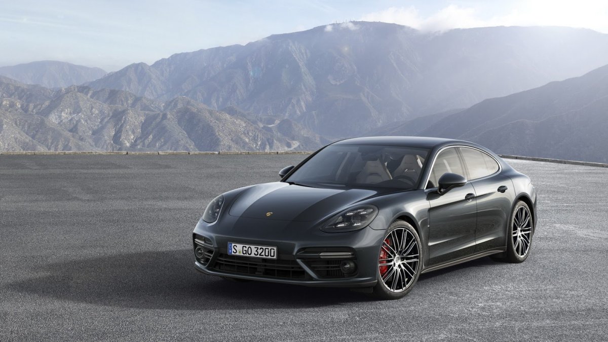 Druhá generace Porsche Panamera vyrostla a už není vzhledově tak kontroverzní.