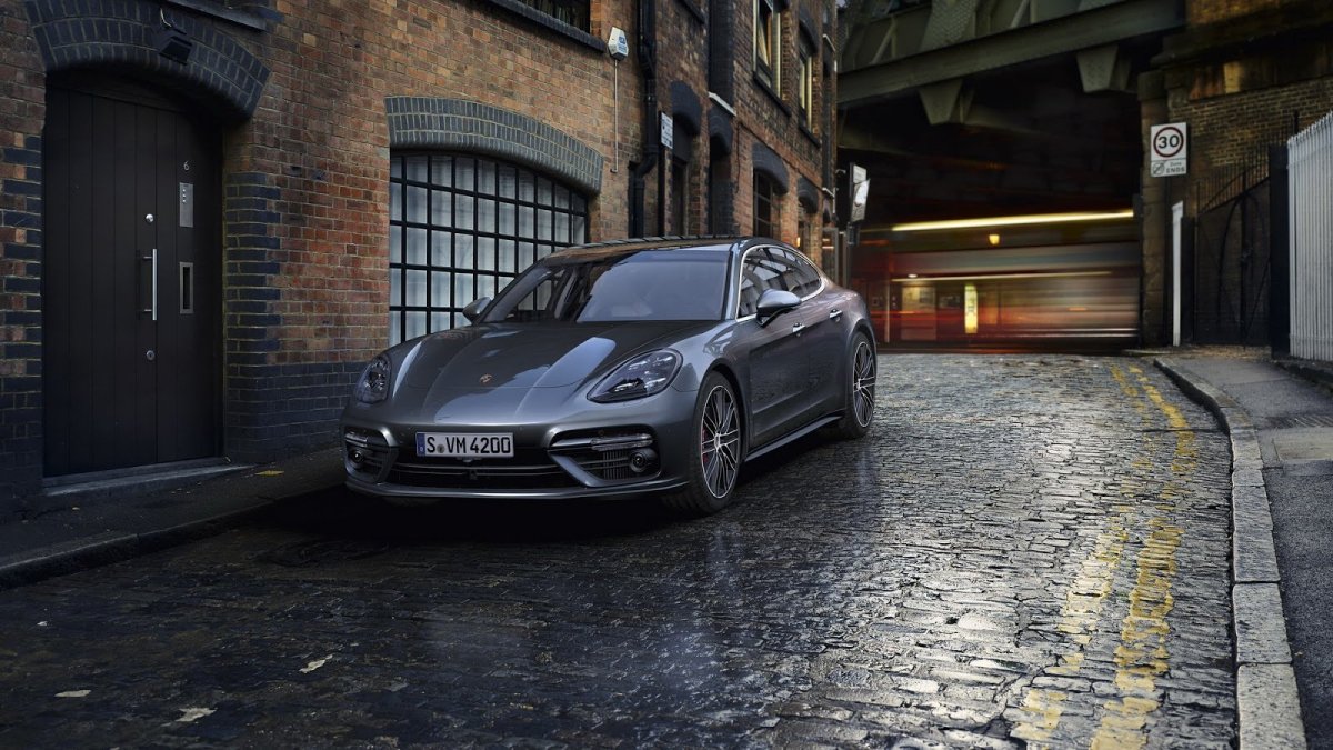 Druhá generace Porsche Panamera vyrostla a už není vzhledově tak kontroverzní.