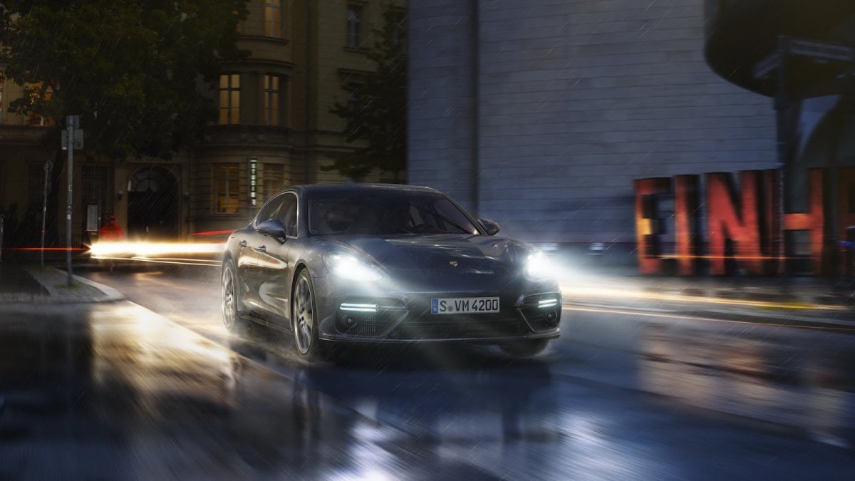 Druhá generace Porsche Panamera vyrostla a už není vzhledově tak kontroverzní.