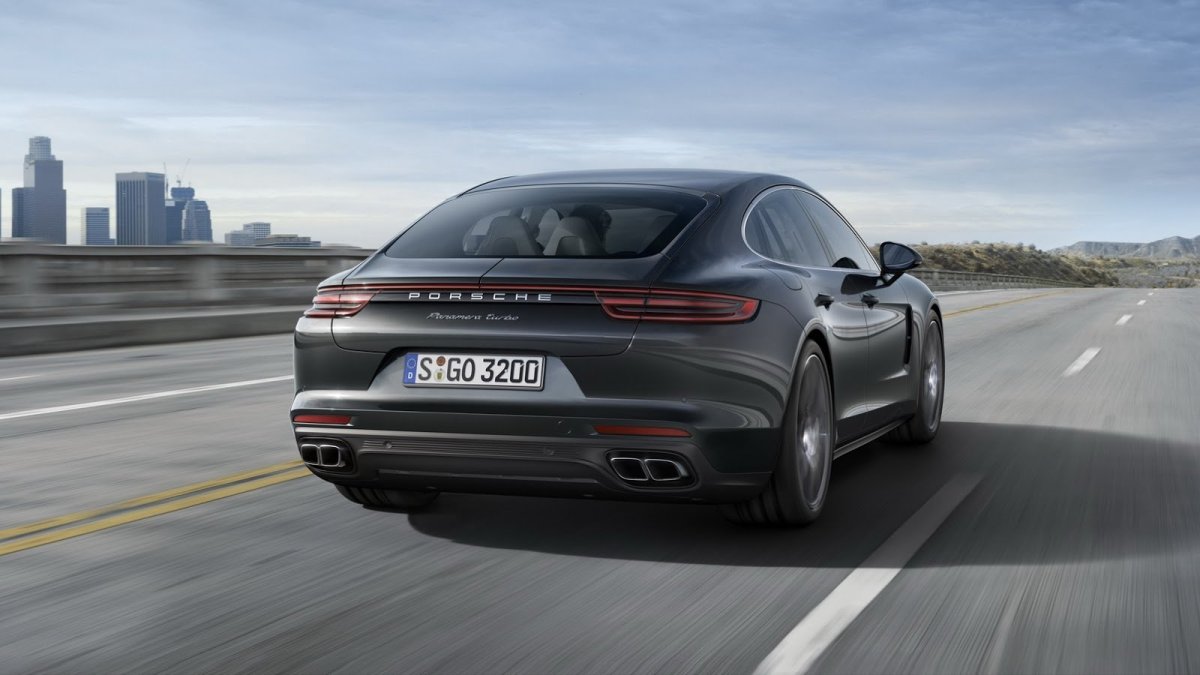 Druhá generace Porsche Panamera vyrostla a už není vzhledově tak kontroverzní.