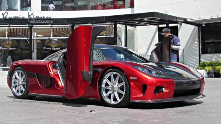 Koenigsegg CCX před a po nehodě