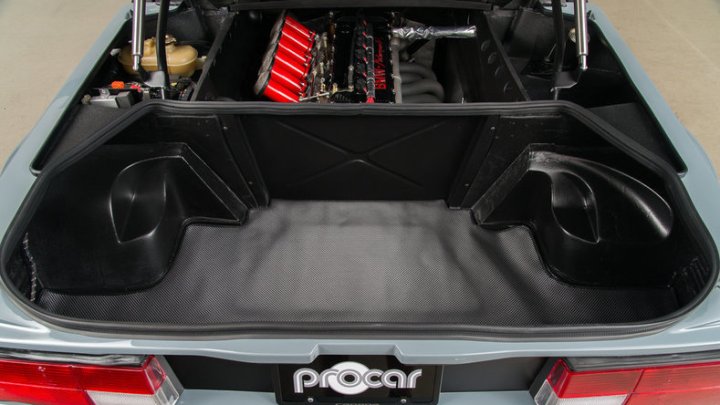 Jediná silniční BMW M1 Procar má zajímavý osud, renovace je dílem společnosti Canepa.