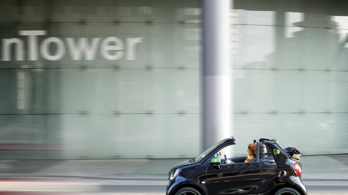 Smart ForTwo Cabrio přijíždí v elektrickém provedení electric drive.