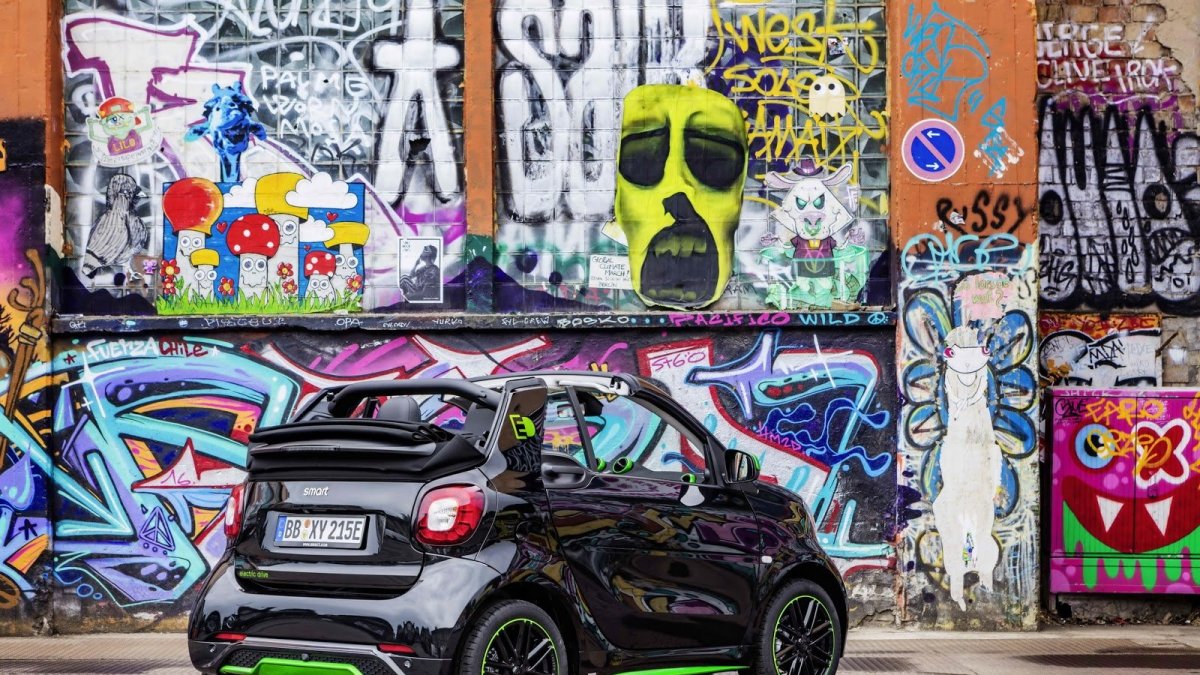 Smart ForTwo Cabrio přijíždí v elektrickém provedení electric drive.