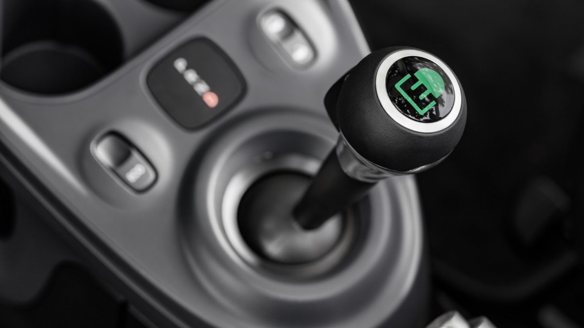 Smart ForTwo Cabrio přijíždí v elektrickém provedení electric drive.