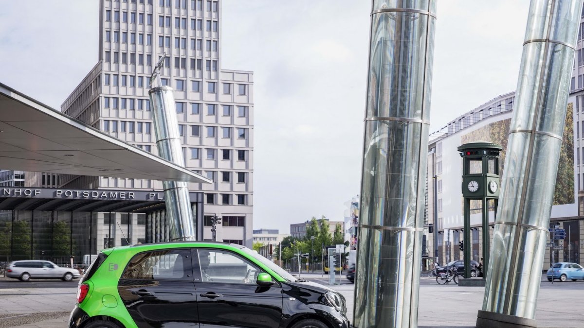 Smart ForFour přijíždí v elektrickém provedení electric drive.