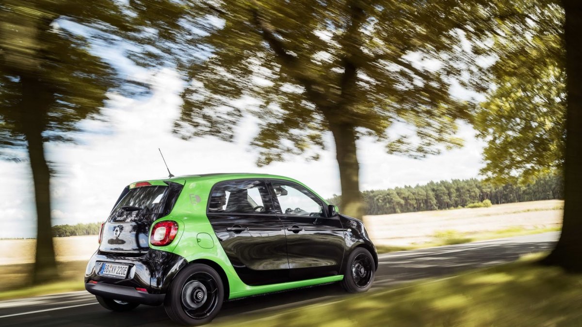Smart ForFour přijíždí v elektrickém provedení electric drive.
