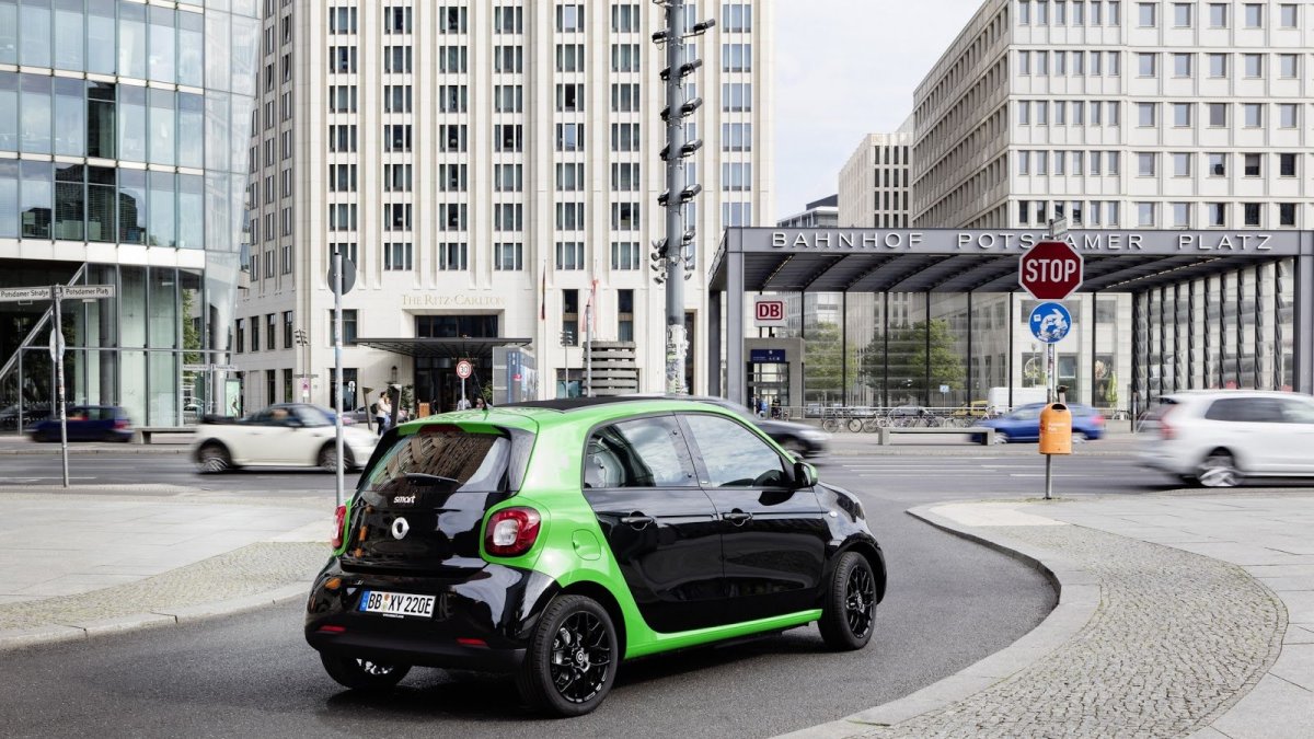 Smart ForFour přijíždí v elektrickém provedení electric drive.