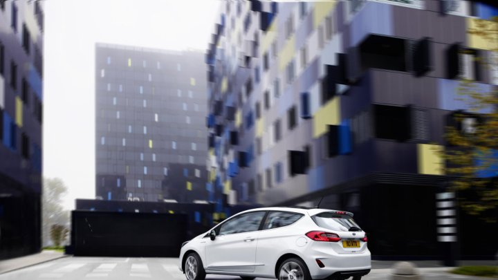 Nová Fiesta v detailech, vedle turba má i atmosféry.