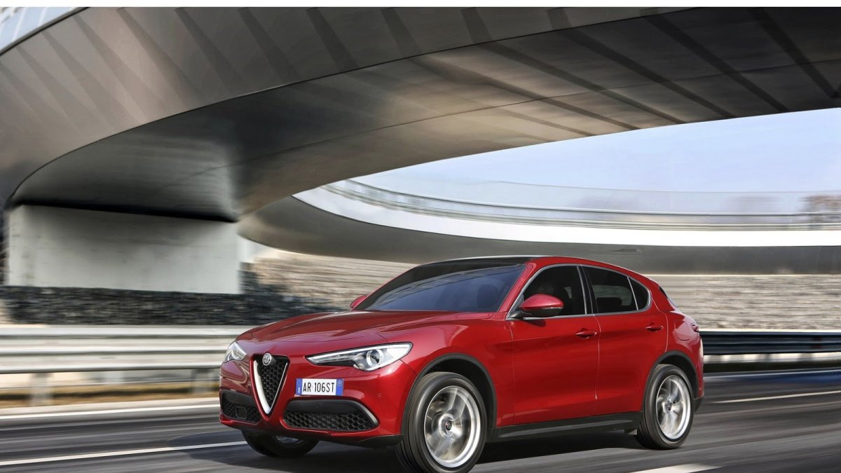 Alfa Romeo Stelvio přichází i v základní variantě, pořád je krásná.