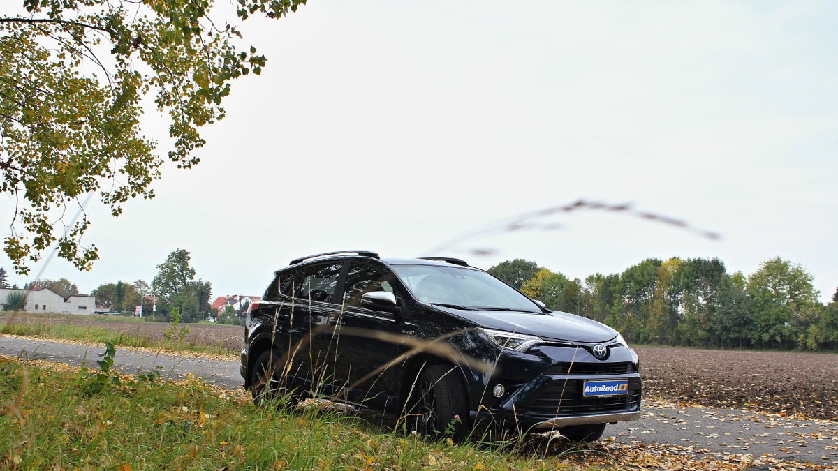Toyota RAV4 Hybrid Selection AWD ve speciální barvě Azure