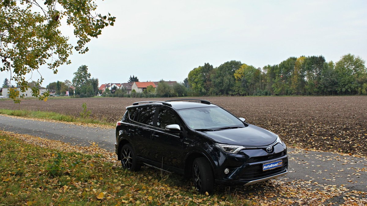 Toyota RAV4 Hybrid Selection AWD ve speciální barvě Azure