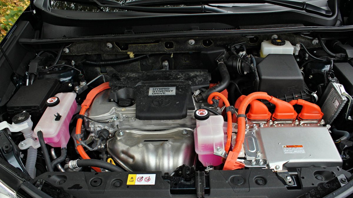 Toyota RAV4 Hybrid Selection AWD ve speciální barvě Azure