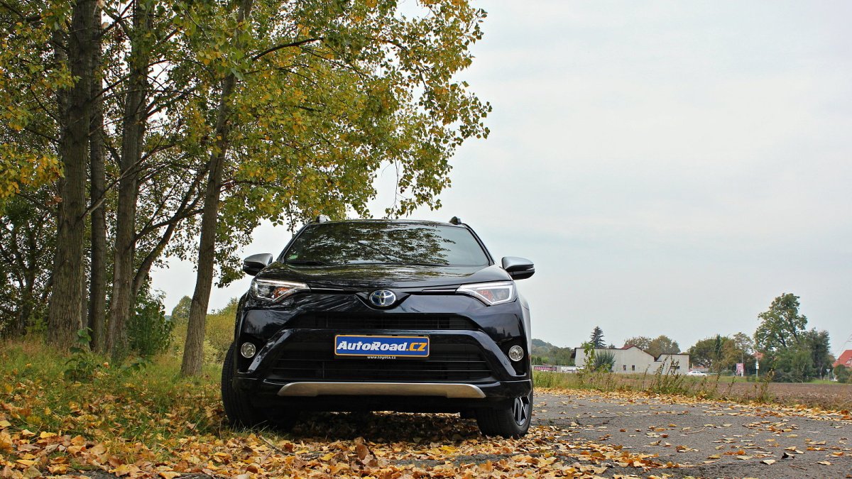 Toyota RAV4 Hybrid Selection AWD ve speciální barvě Azure