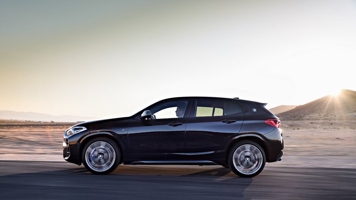 Nové BMW X2 M35i: Vrcholná verze nabízí dynamické jízdní vlastnosti a vzrušující design, kterým upoutá na první pohled.